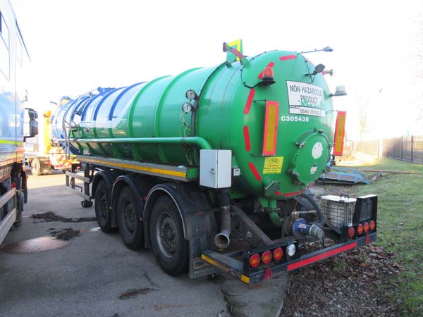 REF 25 - 2011 Whale Stainless steel trailer tanker for sale